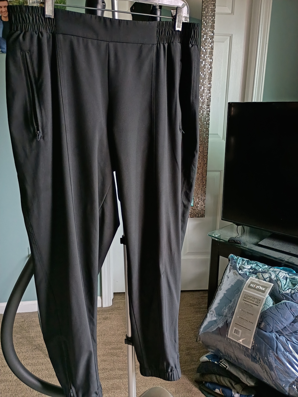 Women's  Old Navy Black Elastic-Waist Performance Pants